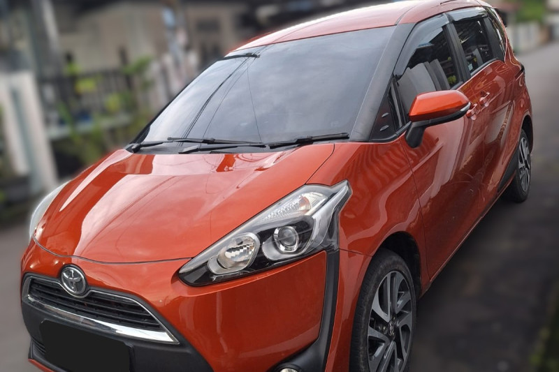 Mobil Bekas Toyota Sienta V A/T 2017