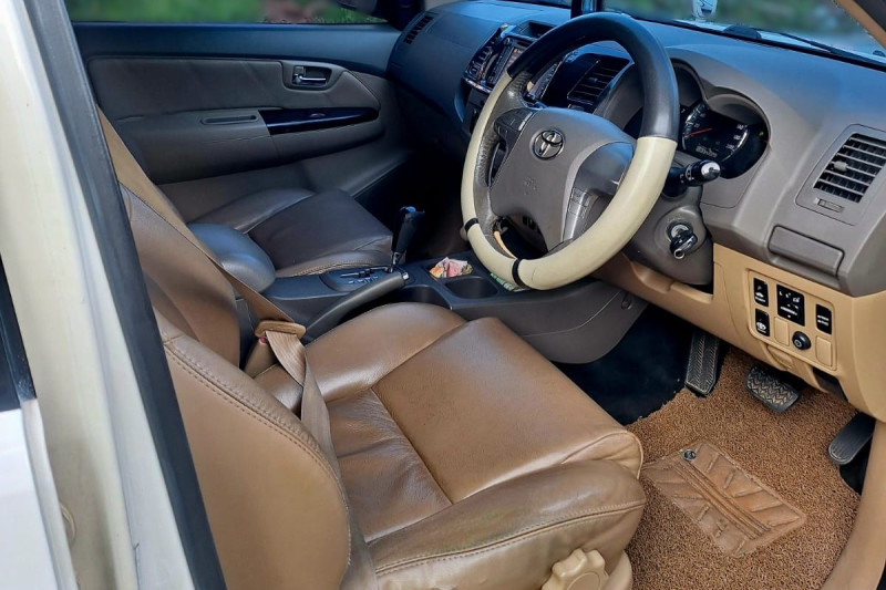 Mobil Bekas Toyota Fortuner G TRD Sportivo A/T 2013